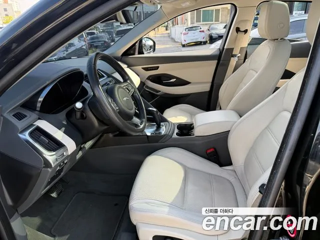 Jaguar E-Pace 2019 thumb 9
