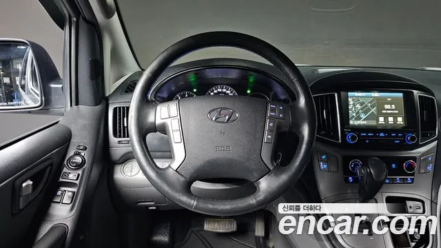 Hyundai Starex 2018 thumb 11