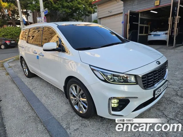 Kia Carnival 2019 thumb 2