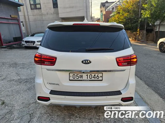 Kia Carnival 2019 thumb 5