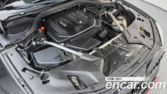 BMW 5-Series 2018 thumb 6