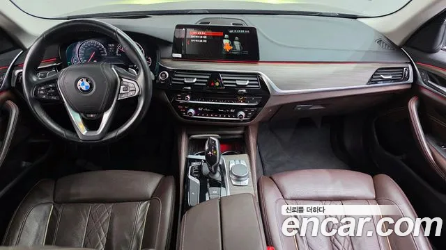 BMW 5-Series 2018 thumb 7
