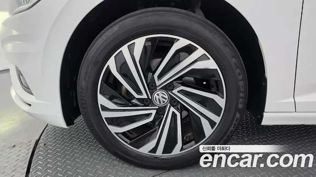 Volkswagen Jetta 2021 thumb 5