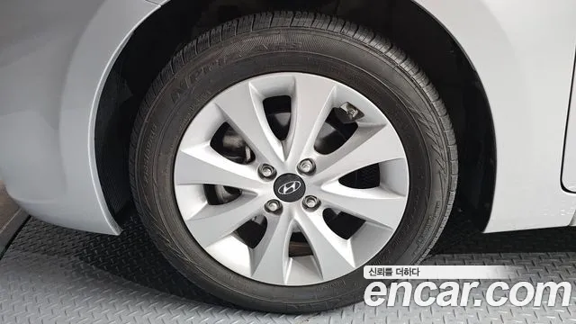 Hyundai Accent 2016 thumb 4