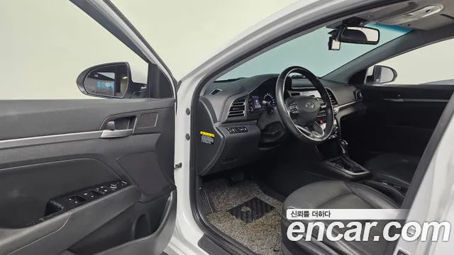 Hyundai Avante 2018 thumb 10