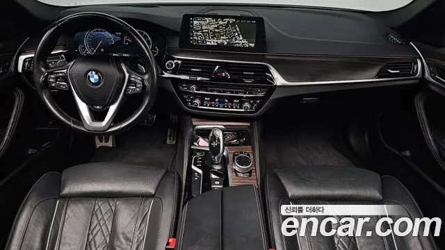 BMW 5-Series 2018 thumb 6