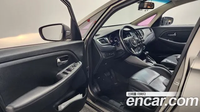 Kia Carens 2018 thumb 10
