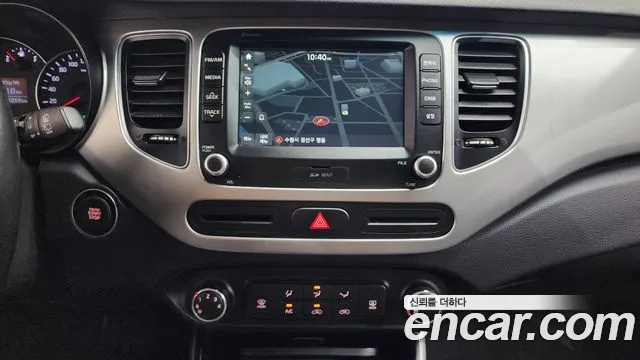 Kia Carens 2018 thumb 12