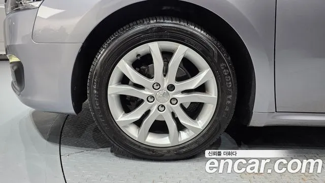 Peugeot 508 2017 thumb 5