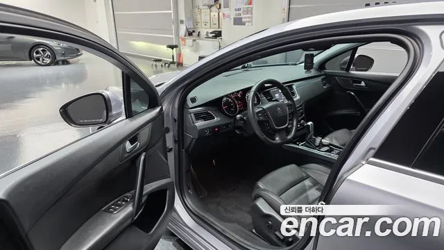 Peugeot 508 2017 thumb 10
