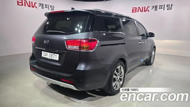 Kia Carnival 2016 thumb 2