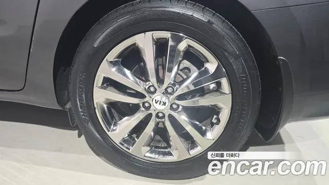 Kia Carnival 2016 thumb 5