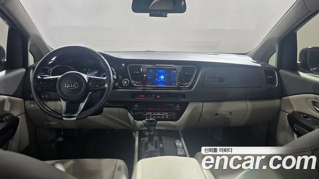 Kia Carnival 2016 thumb 7