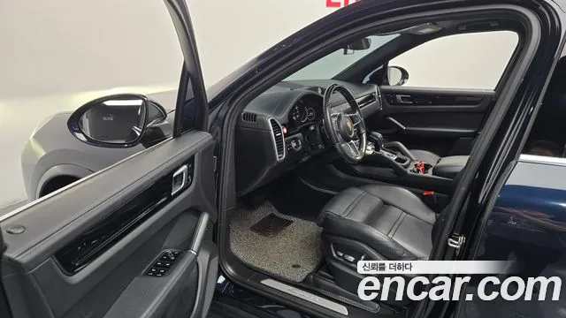 Porsche Cayenne 2020 thumb 10