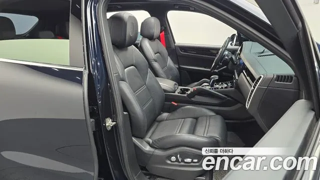 Porsche Cayenne 2020 thumb 12