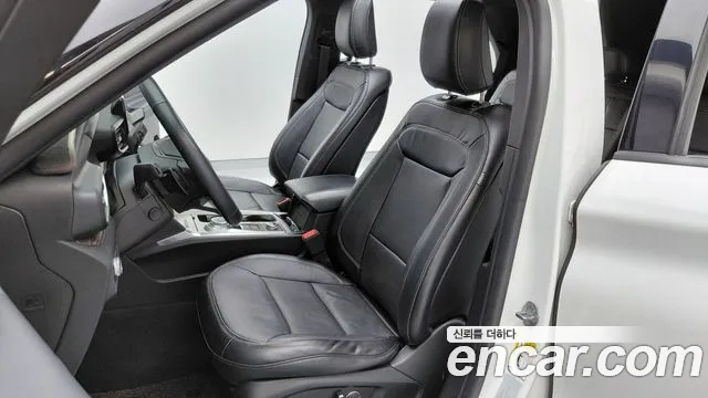 Ford Explorer 2020 thumb 10