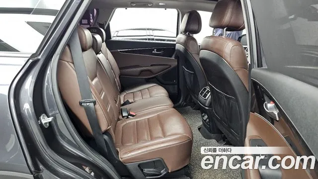 Kia Sorento 2017 thumb 12