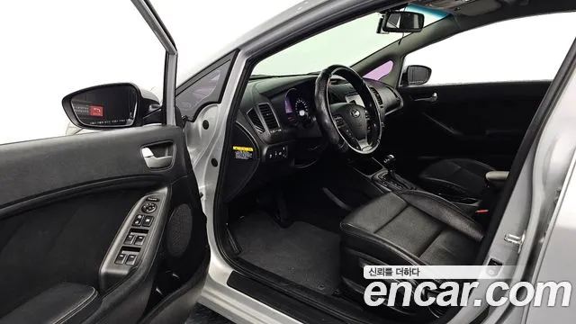 Kia K3 2015 thumb 10