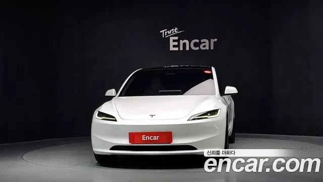 Tesla Model 3 2024 thumb 3