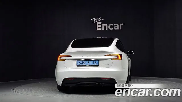 Tesla Model 3 2024 thumb 4