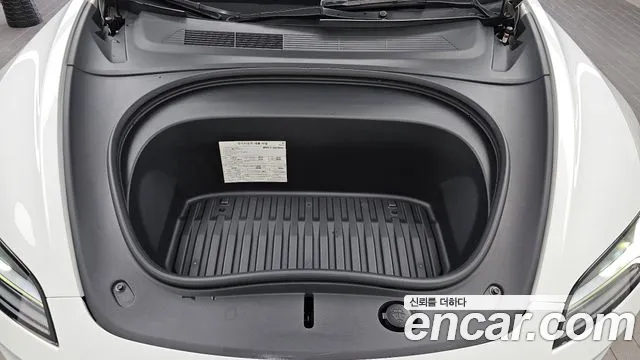 Tesla Model 3 2024 thumb 6