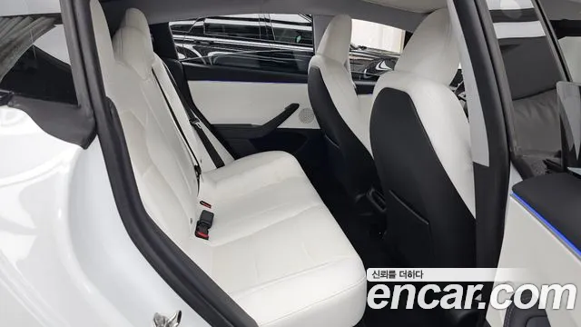 Tesla Model 3 2024 thumb 12