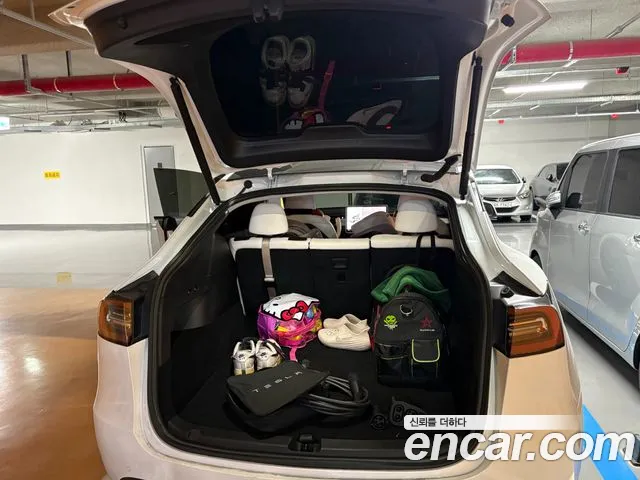 Tesla Model Y 2021 thumb 6