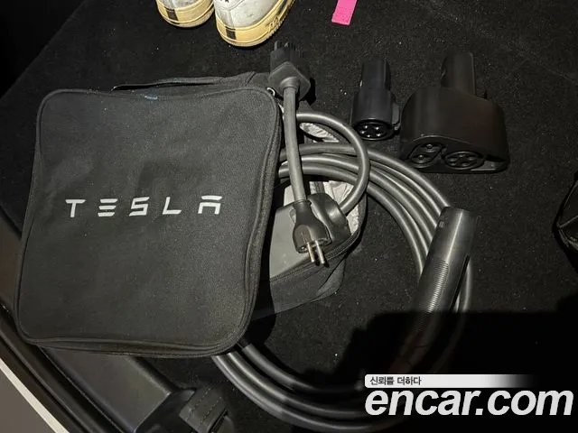Tesla Model Y 2021 thumb 7