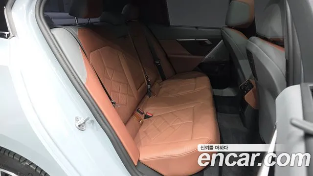 BMW 5-Series 2026 thumb 11