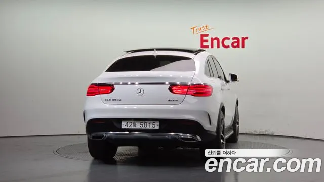 Mercedes-Benz GLE 2017 thumb 4