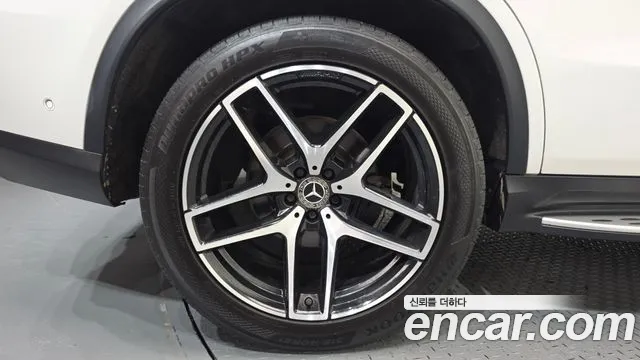Mercedes-Benz GLE 2017 thumb 5