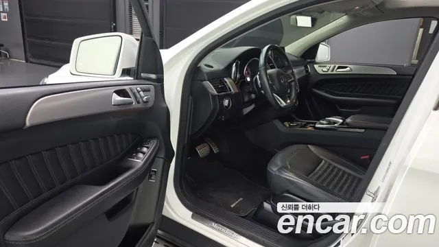 Mercedes-Benz GLE 2017 thumb 10