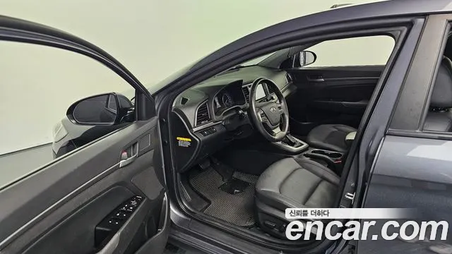 Hyundai Avante 2017 thumb 10