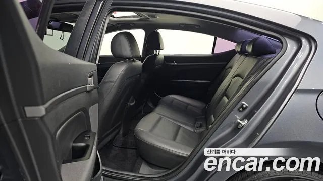 Hyundai Avante 2017 thumb 11