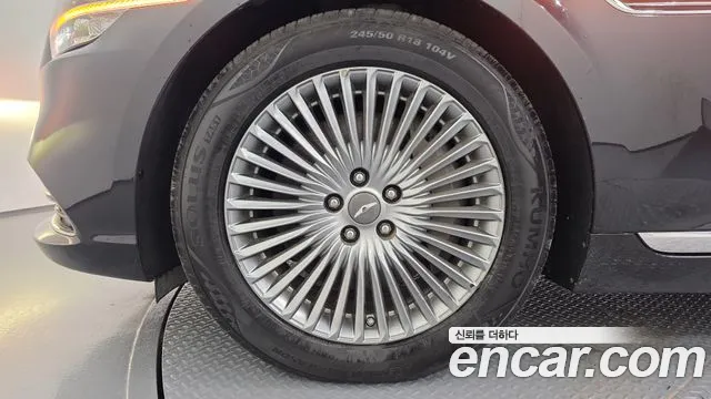 Genesis G90 2019 thumb 5