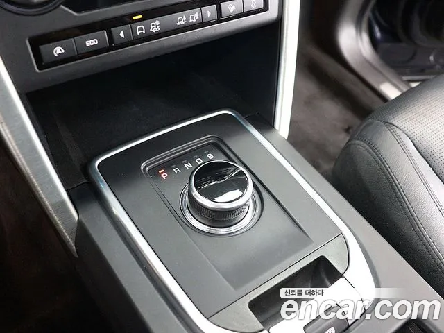 Land Rover Discovery Sport 2017 thumb 10