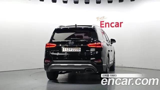 Hyundai Santa Fe 2018 thumb 4