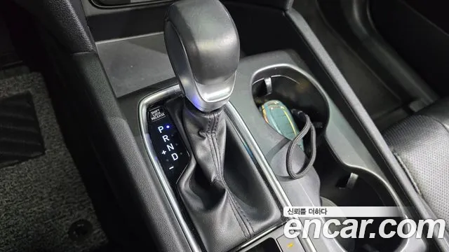 Hyundai Santa Fe 2018 thumb 9