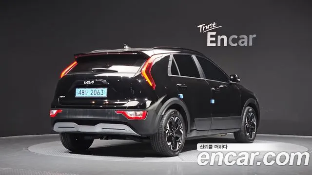 Kia Niro 2023 thumb 2