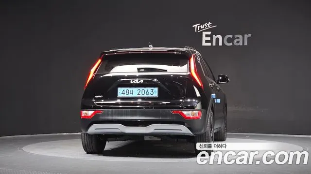 Kia Niro 2023 thumb 4
