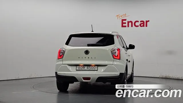 KG_Mobility_Ssangyong TIBOLI 2015 thumb 3