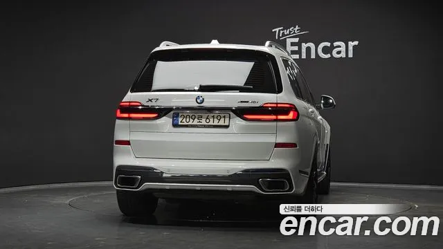 BMW X7 2023 thumb 4