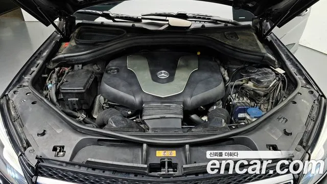 Mercedes-Benz GLE 2016 thumb 6