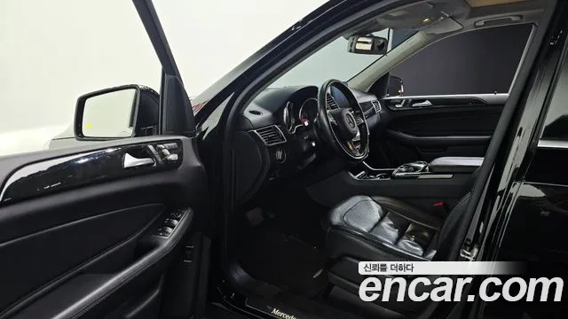 Mercedes-Benz GLE 2016 thumb 10