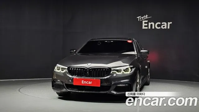 BMW 5-Series 2019 thumb 3