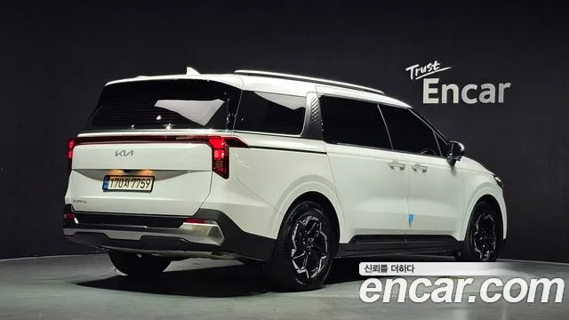 Kia Carnival 2024 thumb 2