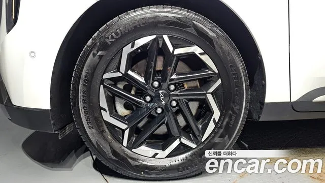Kia Carnival 2024 thumb 5
