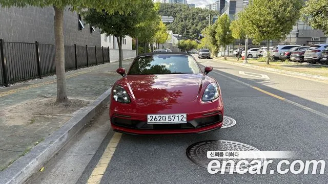 Porsche Cayman 2019 thumb 2