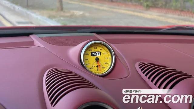 Porsche Cayman 2019 thumb 6