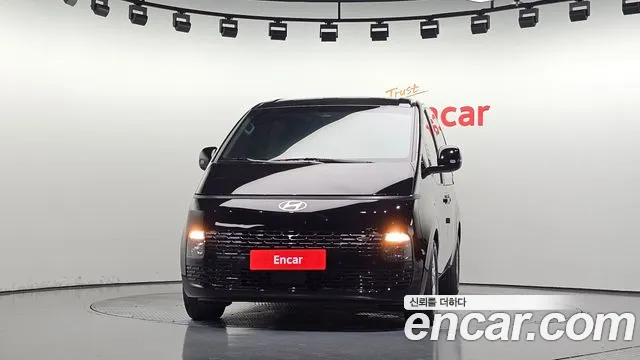 Hyundai Staria 2024 thumb 3